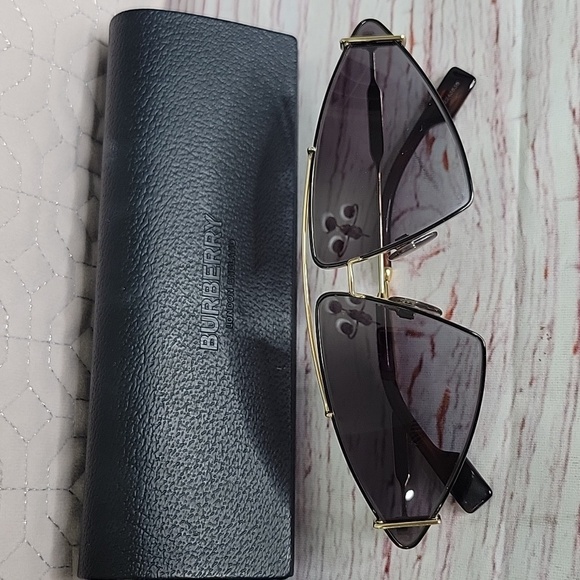 Burberry Gold Frame Sunglasses with Black Gradient Lenses - Picture 4 of 9